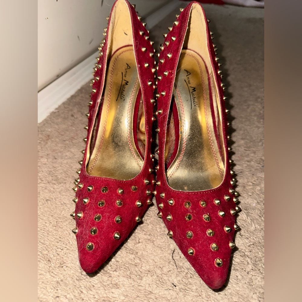 Red sued heels with gold studs size 8 never worn - Picture 2 of 5